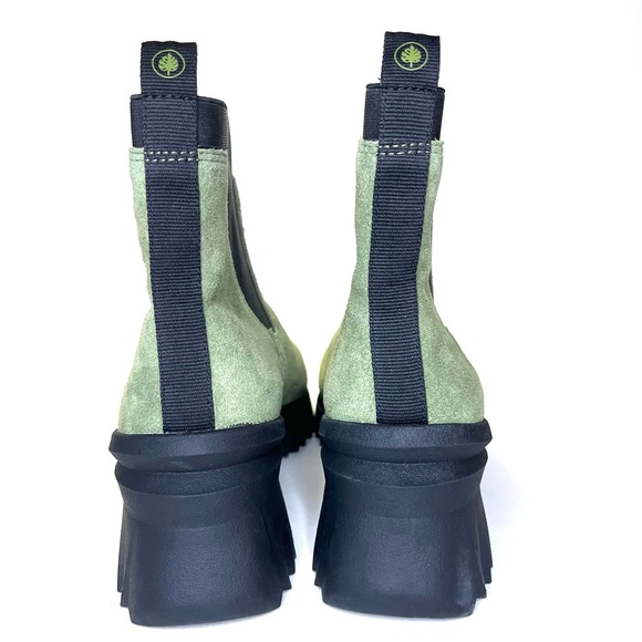 Nurture Women’s Boots Size 9.5
Waterproof leather + weather resistant treatment - Picture 3 of 16